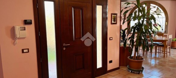 Вилла с 5 комнатами в Сициано, Италия № 33041 10