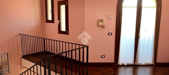 Вилла с 5 комнатами в Сициано, Италия № 33041 25