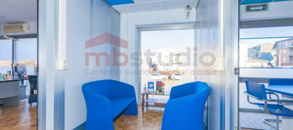 مستودع في Solaro, Italy 350متر مربع رقم 75107 10