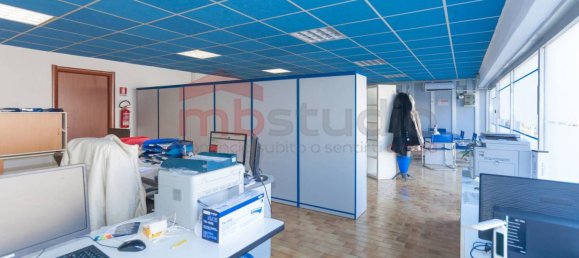 مستودع في Solaro, Italy 350متر مربع رقم 75107 11