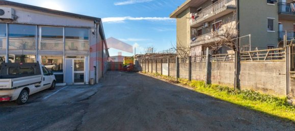 مستودع في Solaro, Italy 350متر مربع رقم 75107 14