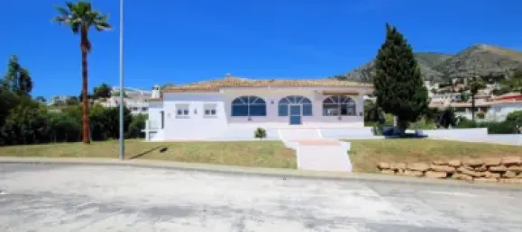 Офис с 2 спальнями в Бенальмадена, Испания № 24036 35