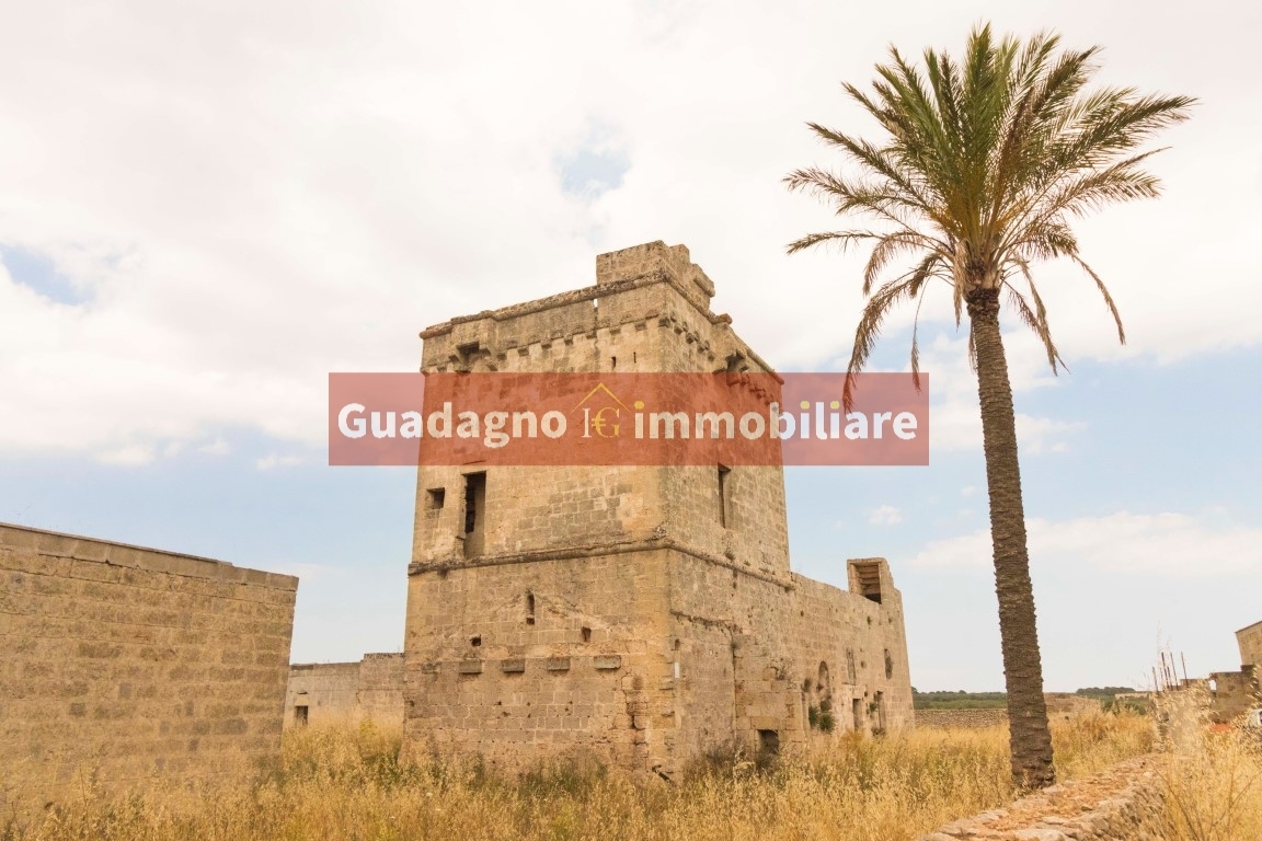 Casa de 20 habitaciónes en Nociglia, Italy No. 30567