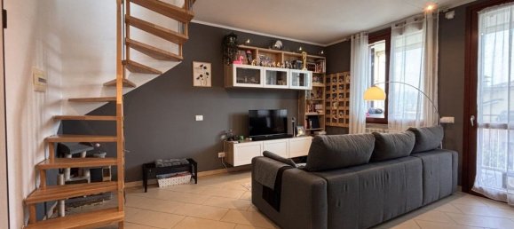 Ático de 2 habitaciónes en Roncaro, Italy No. 102456 2