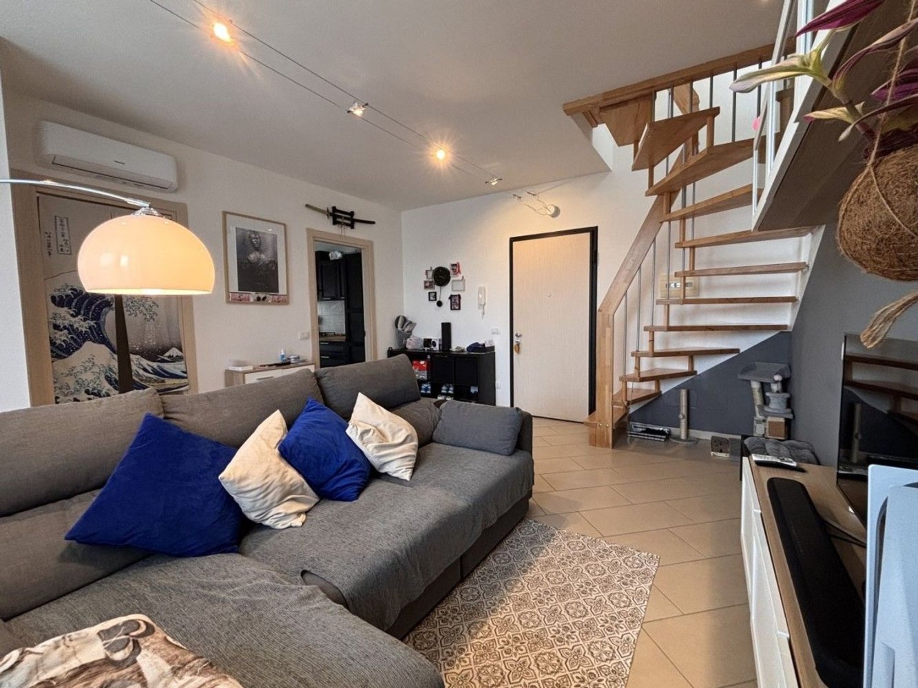 Ático de 2 habitaciónes en Roncaro, Italy No. 102456