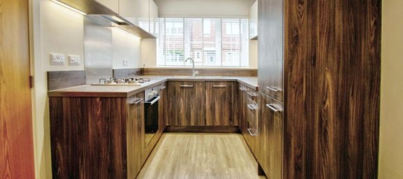 3 bedrooms Commercial property in Sevenoaks, United Kingdom No. 10679 2