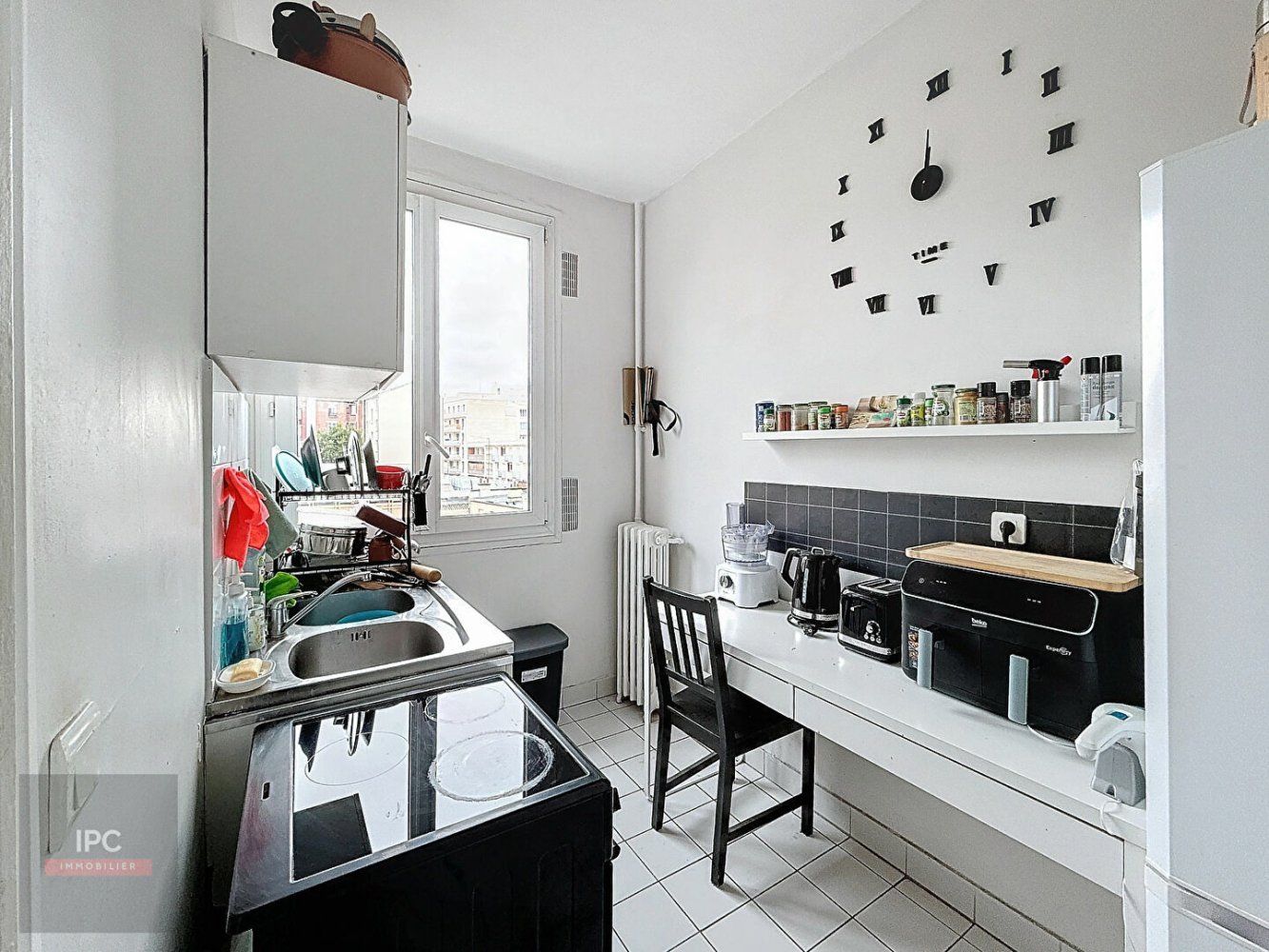 Studio à Clichy, France No. 141267