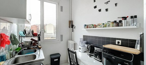 Studio à Clichy, France No. 141267 2