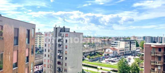 Apartamento de 2 dormitorios en Milan, Italy No. 317774 11