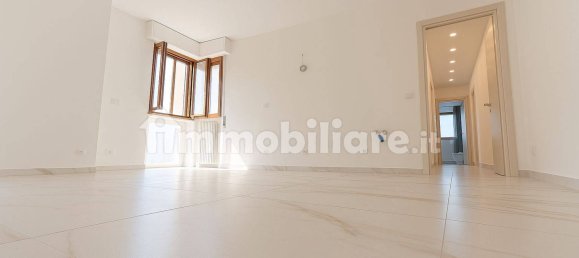 Apartamento de 2 dormitorios en Milan, Italy No. 317774 3