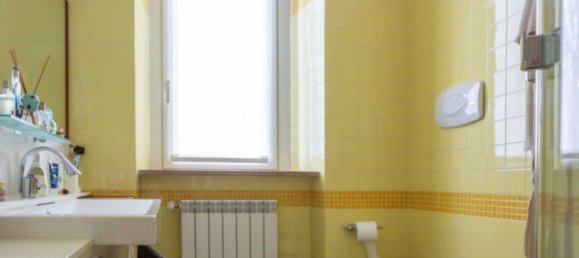 Apartamento de 4 dormitorios en Usmate Velate, Italy No. 364639 8