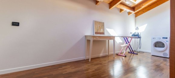 Apartamento de 4 dormitorios en Usmate Velate, Italy No. 364639 35