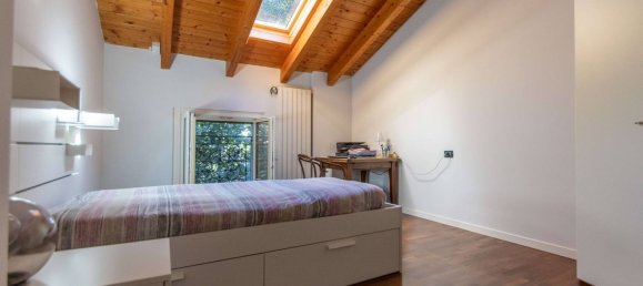 Apartamento de 4 dormitorios en Usmate Velate, Italy No. 364639 40