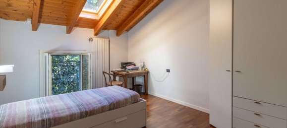 Apartamento de 4 dormitorios en Usmate Velate, Italy No. 364639 42
