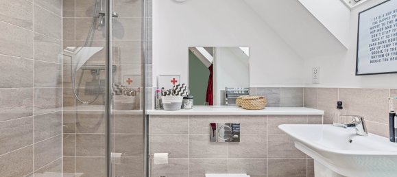 3 Schlafzimmer Haus in Horley, United Kingdom, Nr. 996 4