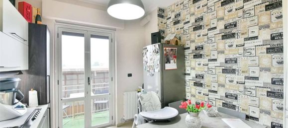 2-salle Appartement à Desio, Italy No. 38769 7