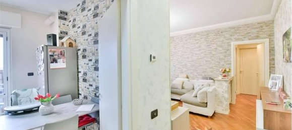 2-salle Appartement à Desio, Italy No. 38769 9