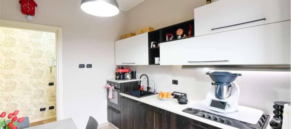 2-salle Appartement à Desio, Italy No. 38769 8