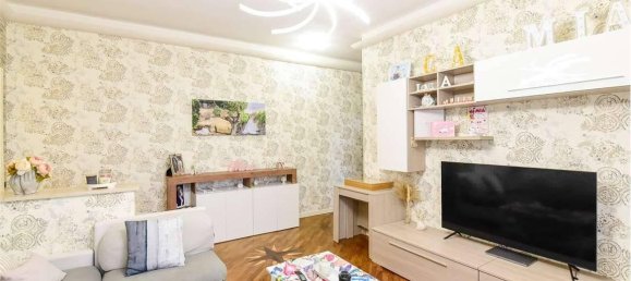 2-salle Appartement à Desio, Italy No. 38769 2