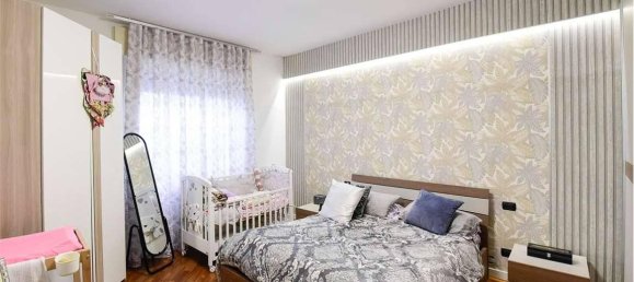 2-salle Appartement à Desio, Italy No. 38769 11