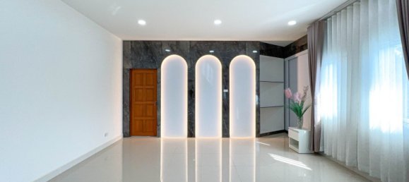 4 chambres house à vendre à Pattaya, Chonburi, Eastern Thailand, Thailand № 82637 28