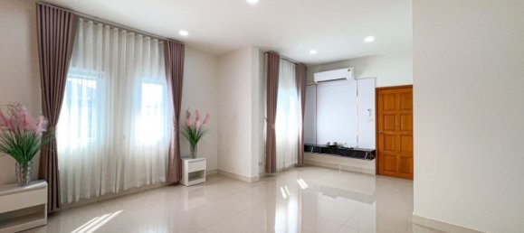 4 chambres house à vendre à Pattaya, Chonburi, Eastern Thailand, Thailand № 82637 27