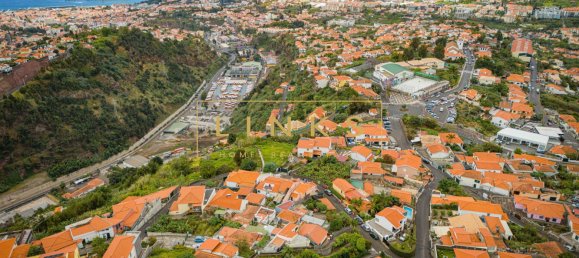 Вилла с 3 спальнями в Фуншал, Португалия № 142066 4