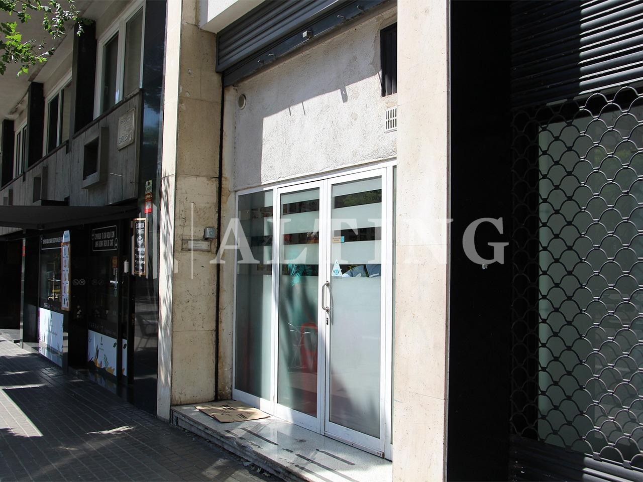 Gewerbliche Immobilie in Barcelona, Spain 107m², Nr. 146081
