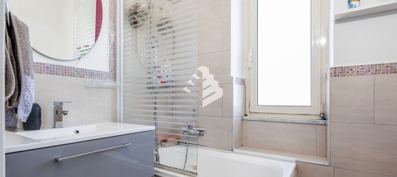 3-Zimmer Wohnung in Rome, Italy, Nr. 63355 12