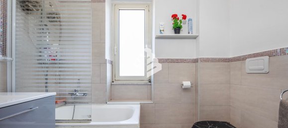 3-Zimmer Wohnung in Rome, Italy, Nr. 63355 13