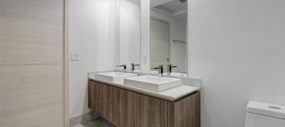 3 Schlafzimmer Gewerbliche Immobilien in Miami, USA, Nr. 614755 14