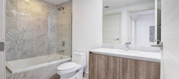 3 Schlafzimmer Gewerbliche Immobilien in Miami, USA, Nr. 614755 5