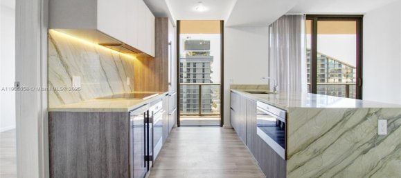 3 Schlafzimmer Gewerbliche Immobilien in Miami, USA, Nr. 614755 19