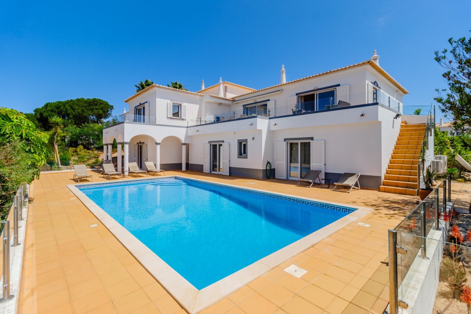 4 bedrooms Villa in Budens, Portugal No. 199139