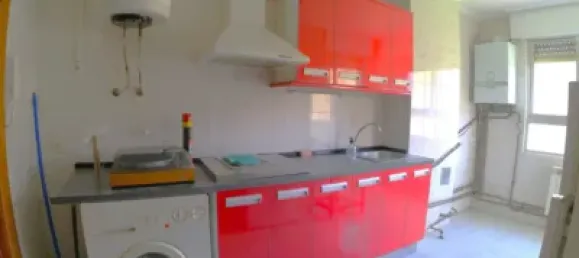 Квартира с 4 спальнями в Леон, Испания № 70460 2