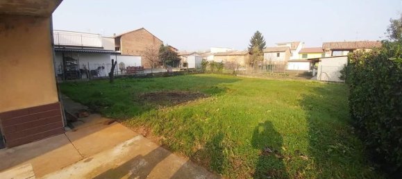 6 rooms House in Sale, Italy No. 28839 3