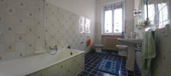 6 rooms House in Sale, Italy No. 28839 9