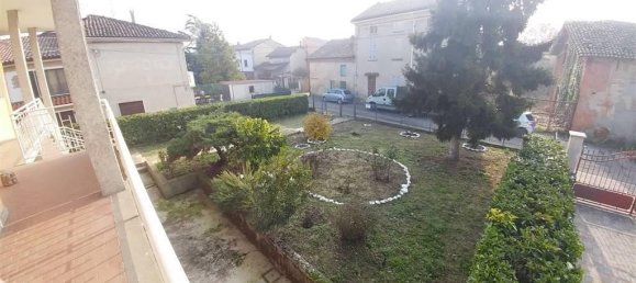 6 rooms House in Sale, Italy No. 28839 2