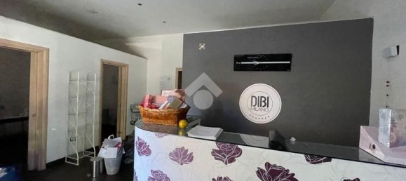 100m² Commercial property in Genzano di Roma, Italy No. 172508 9