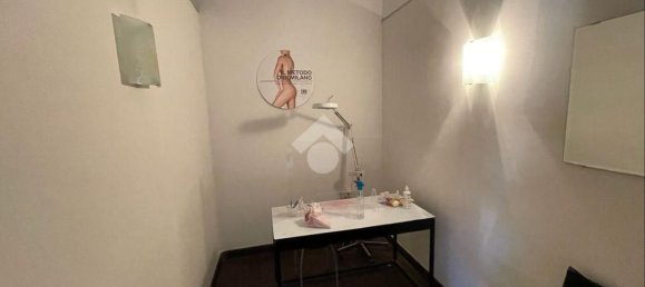 100m² Commercial property in Genzano di Roma, Italy No. 172508 16