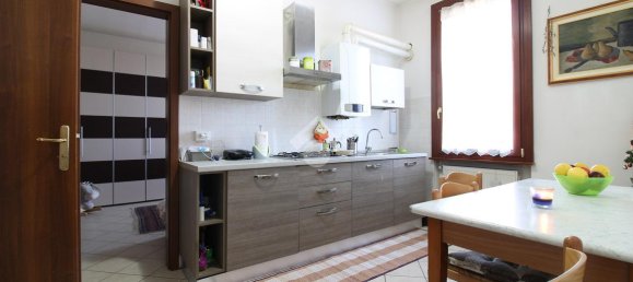 2-salle Appartement à Fossalta di Portogruaro, Italy No. 168059 3