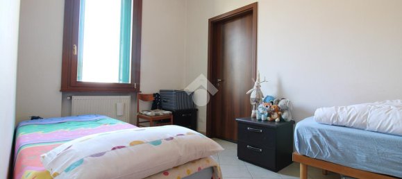 2-salle Appartement à Fossalta di Portogruaro, Italy No. 168059 9