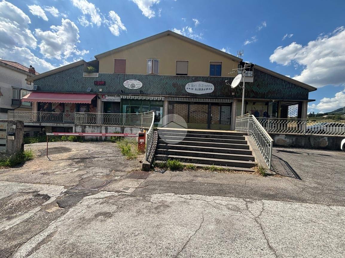 Propriété commerciale à Terni, Italy 120m² No. 267709