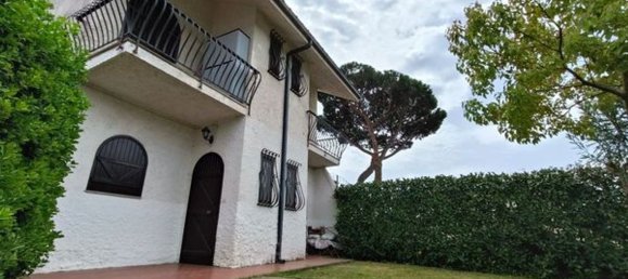 3 bedrooms Villa in Fondi, Italy No. 337032 5