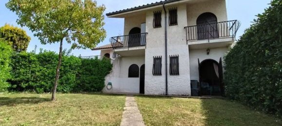 3 bedrooms Villa in Fondi, Italy No. 337032 3
