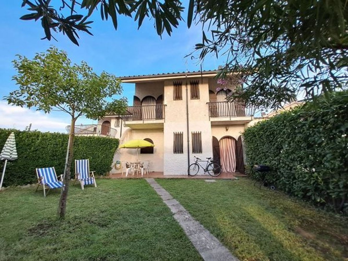 3 bedrooms Villa in Fondi, Italy No. 337032