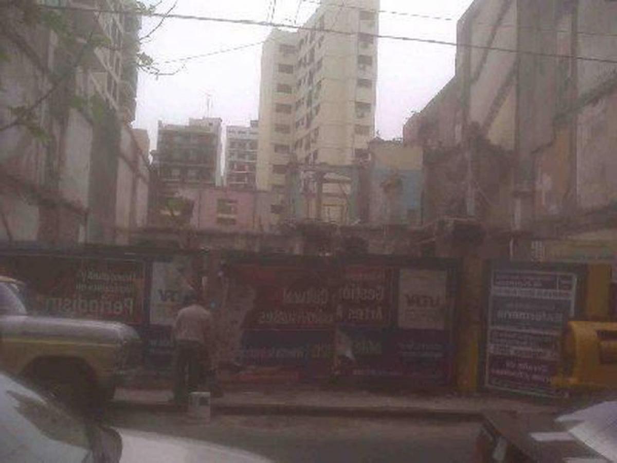 Grundstück in Avellaneda, Argentina, Nr. 42018