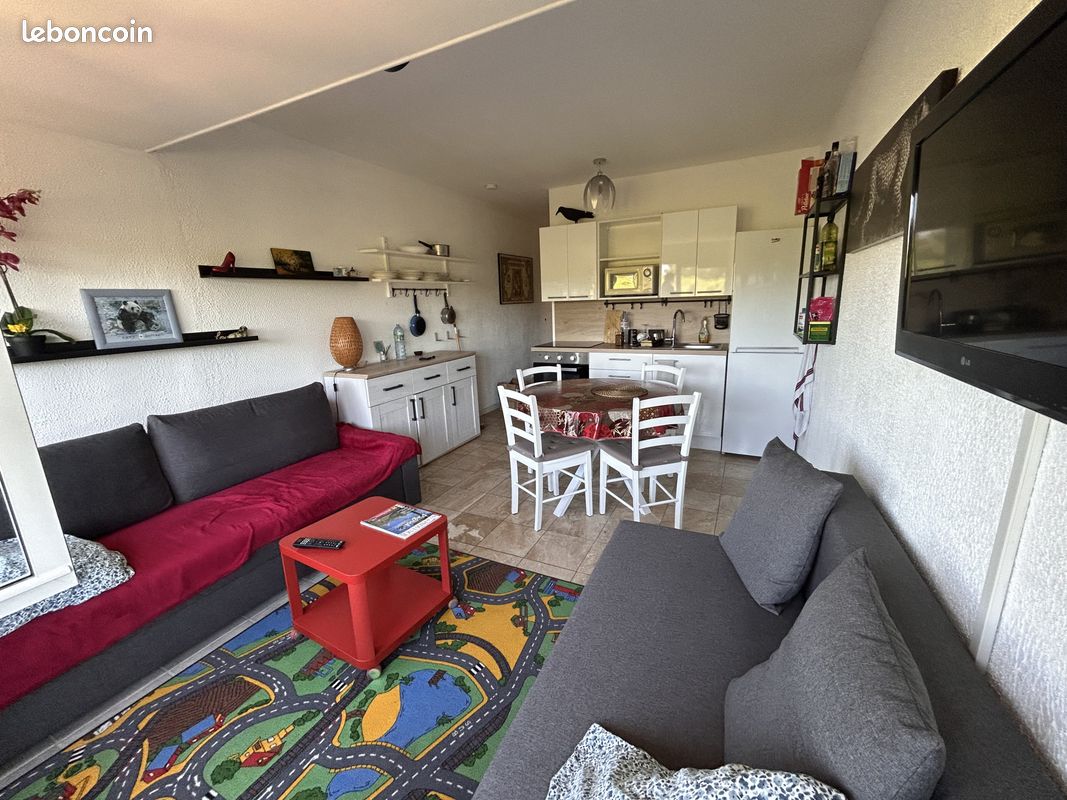 Studio in La Seyne-sur-Mer, France No. 337884