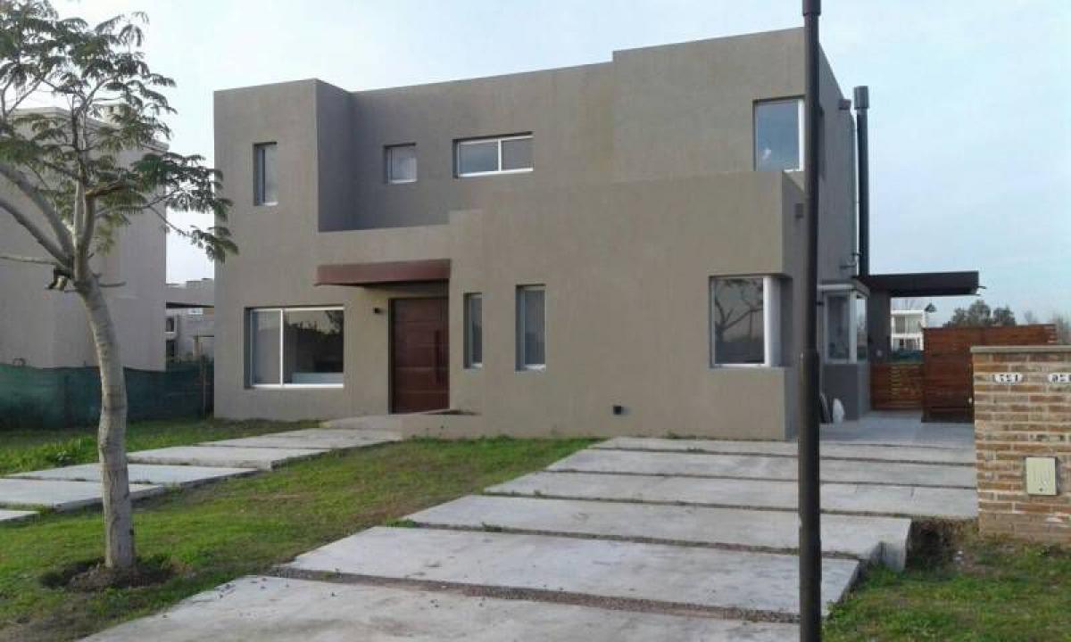 3 bedrooms House in Tigre, Argentina No. 100091