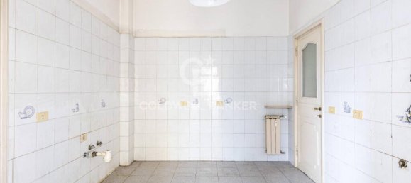 3 bedrooms Apartment in Rome, Italy No. 53111 16